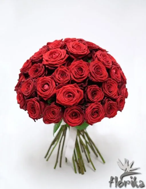 Bouquet of red roses
