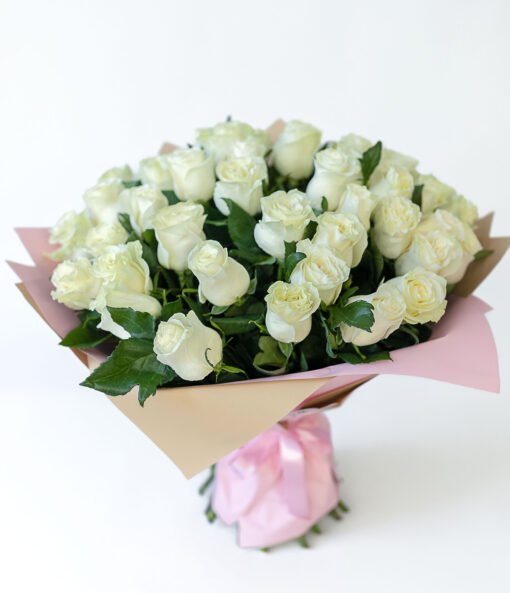 Bouquet of white roses