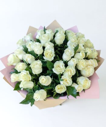 Bouquet of white roses