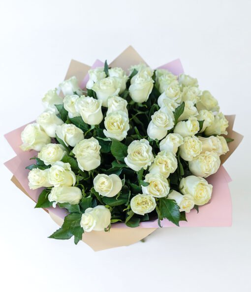 Bouquet of white roses