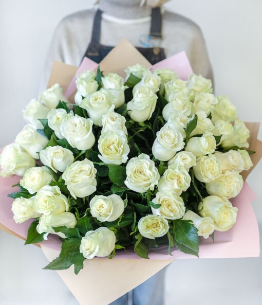 Bouquet of white roses