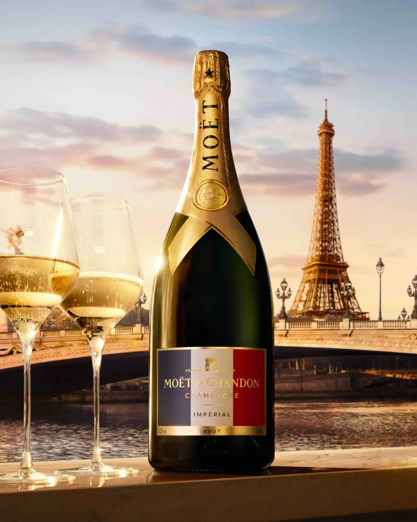 Šampano butelis su Prancūzijos vėliava